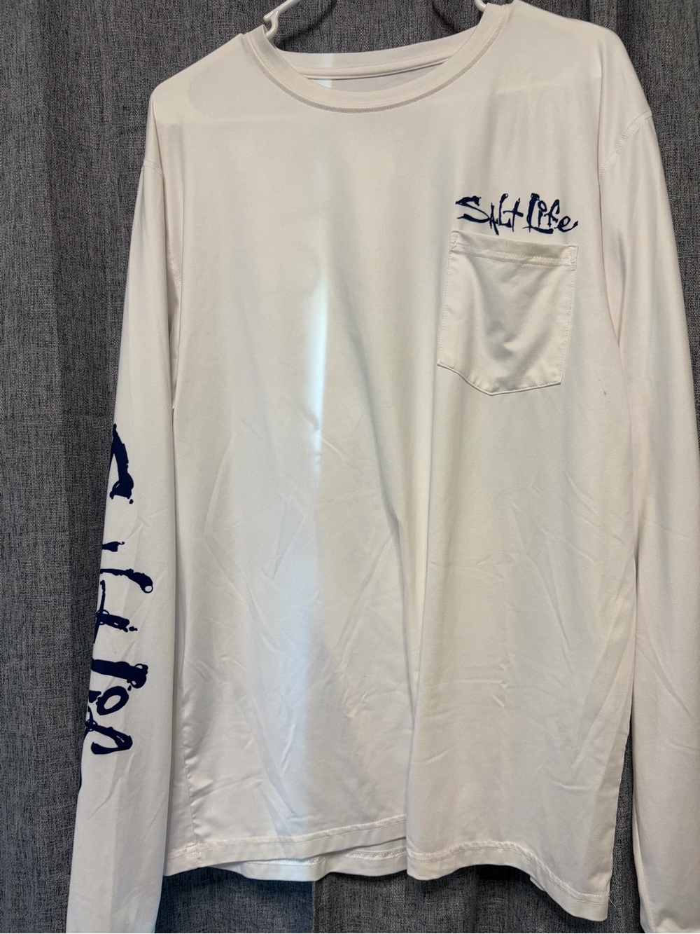Salt Life sun shirt Men’s Long Sleeve Pocket Tee - White with Navy Logo